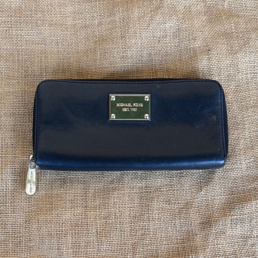 Michael Kors Black leather Wallet with Gold Accents